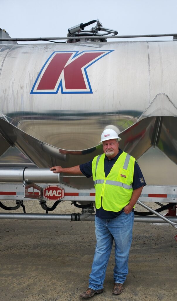 Billy Ray standing in front of a Knight's Tanker